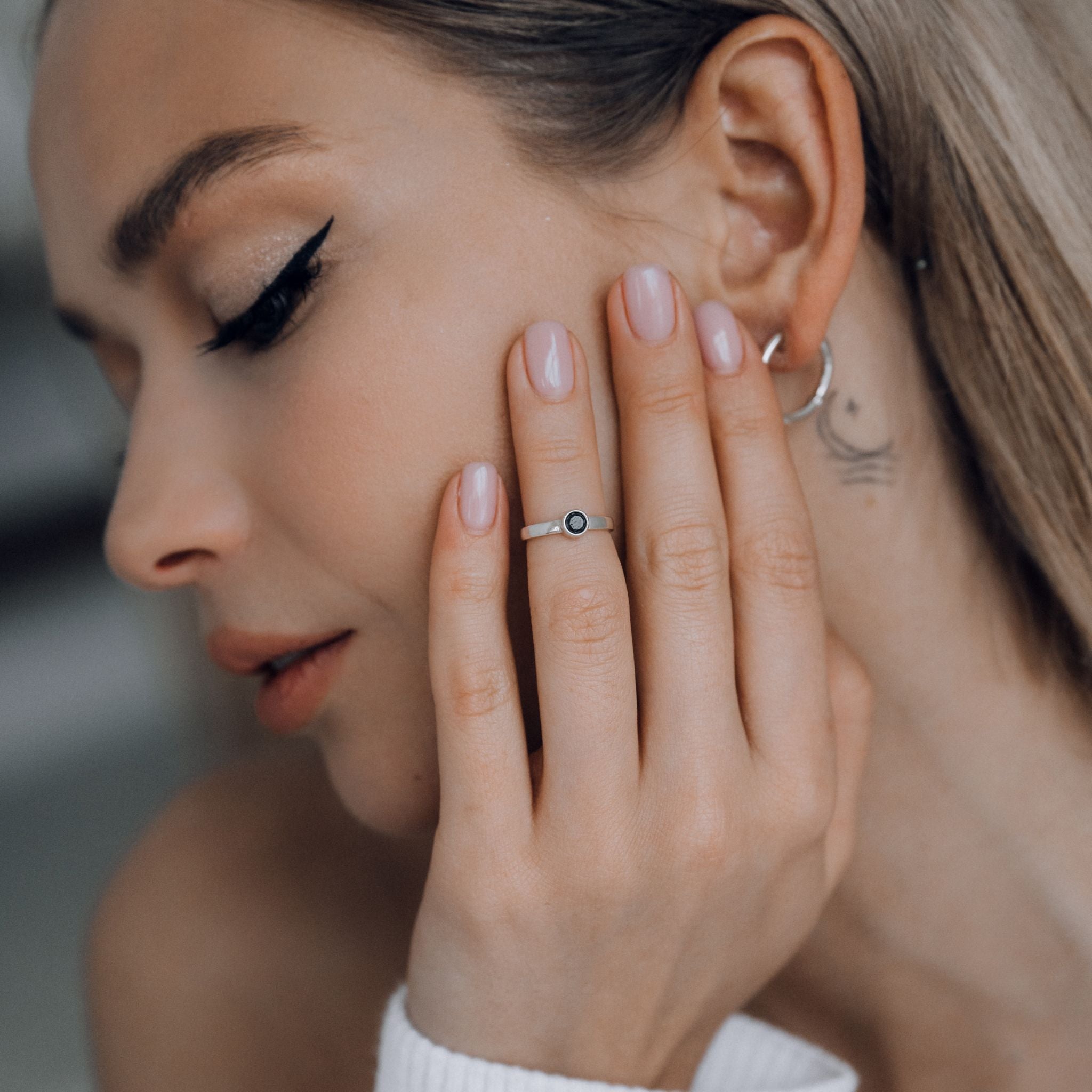 Phalanx Ring with Round Black Zircon Plain