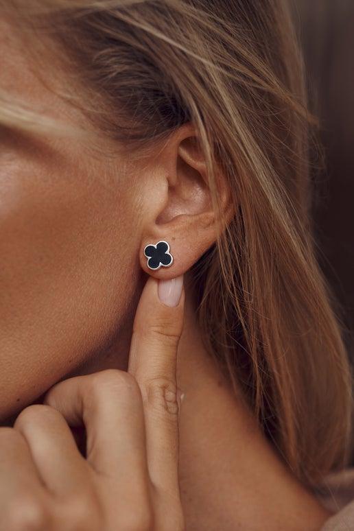 What Does Black Onyx Symbolize?